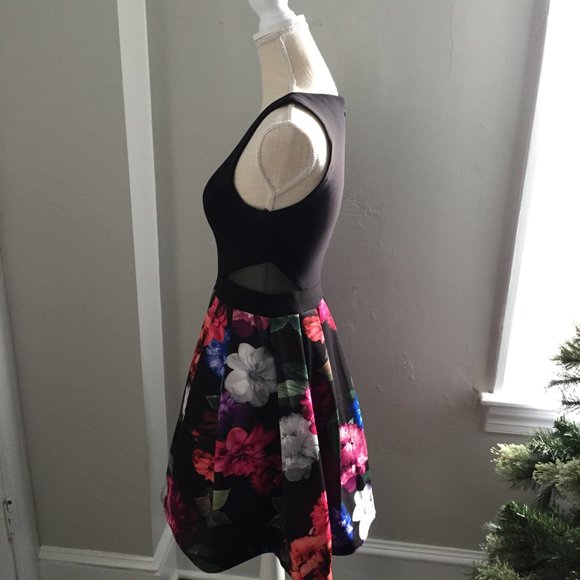 Xscape Black/Floral Fit And Flare Sleeveless Dress Size 4 - Picture 3 of 9